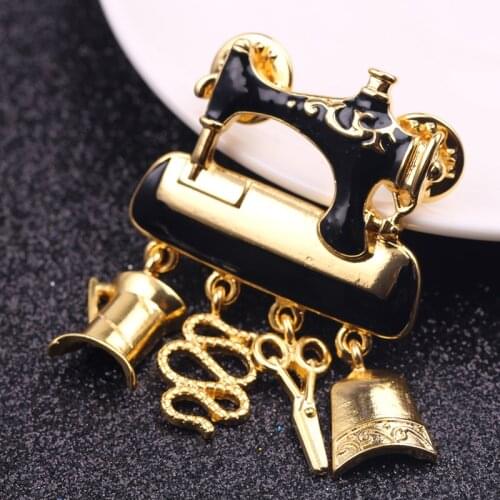 New Arrival Vintage Style Sartorius Sewing Machine Brooch Pins in Gold Color