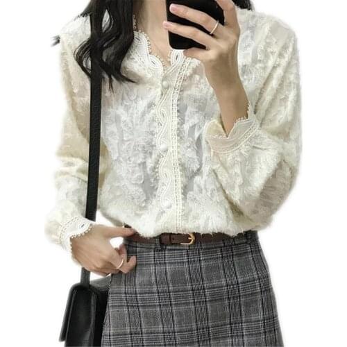 Sweet Floral Women Blouses Lace Long Sleeve New Arrival Short Shirts Button 2019 Fashion V-Neck Lace Blouses Casual Tops Q1172