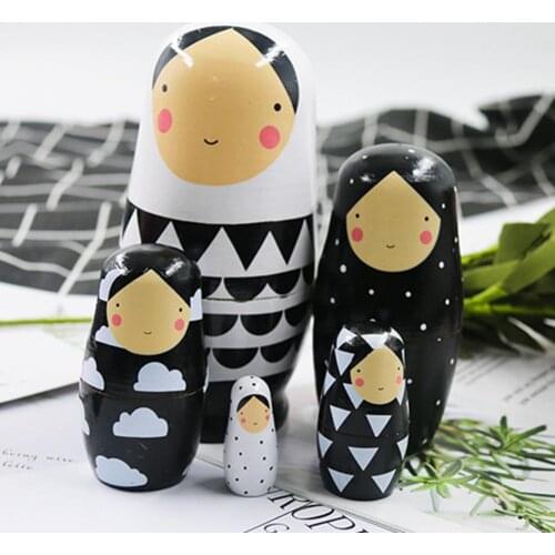 5Pcs/Set Russian Dolls Colour-fast Unique Small Wooden Matryoshka Dolls for Indoor Decor Tabletop Ornaments
