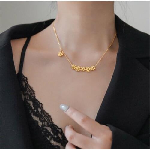 316L Stainless Steel Titanium Steel Necklace Seven Flower Titanium Steel Necklace Colorless sun Flower Necklace