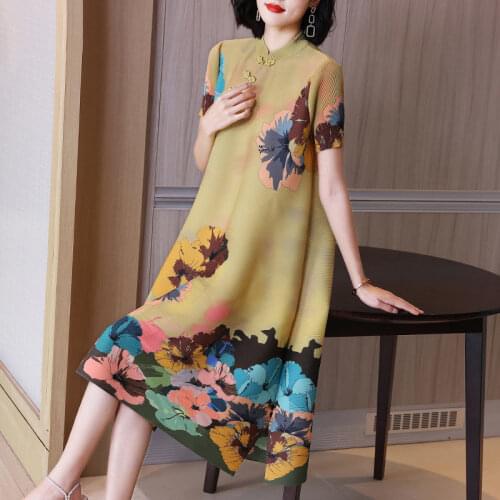 Pleated dress 2021 summer new retro print western style, age reduction, loose and thin