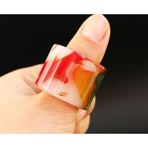 Jade wrench refers to Hetian Jade, Golden Silk Jade, Brazilian agate, seven-color finger wrench ring