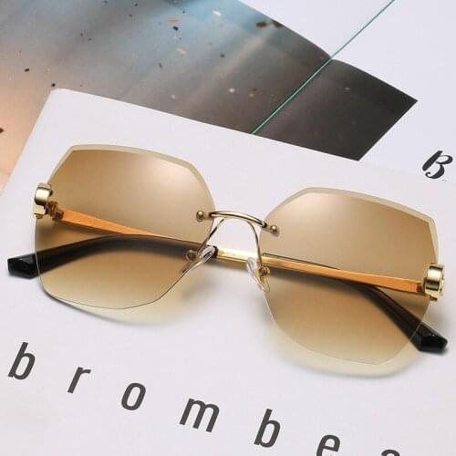New Womens Multi-Deformation Sunglasses Irregular Diamond Rimmed Sunglasses Retro Outdoor UV-Proof Sunglasses