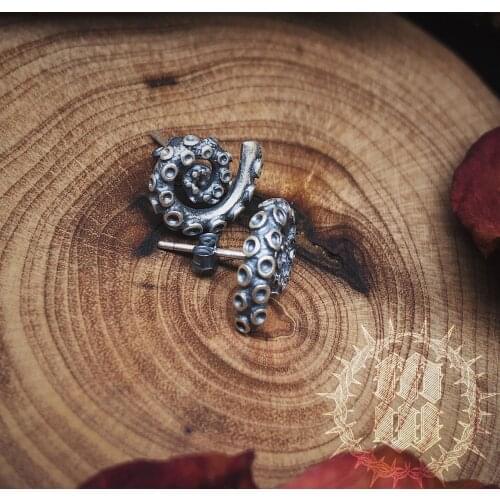 Retro Personality Octopus Claw Tentacle Ear Studs for Men and Women Anti Allergy Ear Studs for Lovers Punk Party Jewelry Gifts