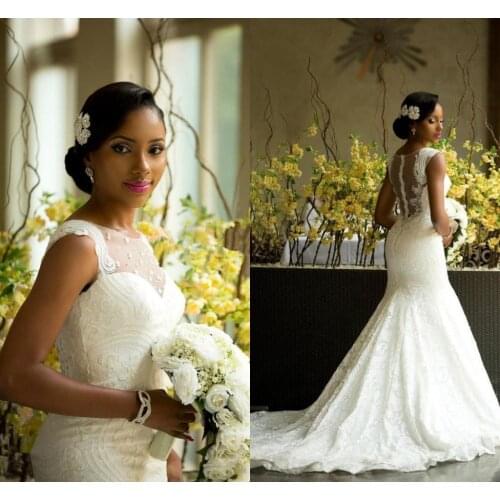 African Style Lace Wedding Dresses 2022 Gowns Sheer Neck Back Covered Buttons Bridal Plus Size Sweep Train Newest