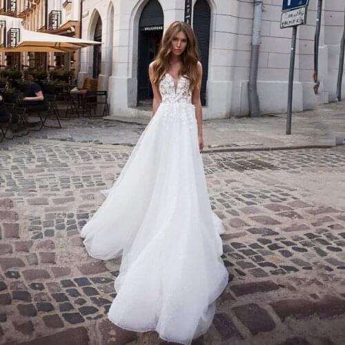 Shiny Tulle A Line Wedding Dresses Boho Women Lace Applique Backless Vintage Bridal Gowns Brides Party Dress Robe De Mariee