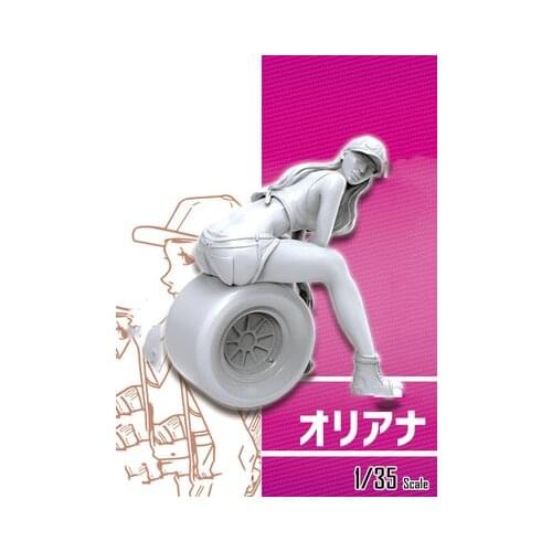 Resin female soldier, figure girl, need to assemble and color by yourself 1:35