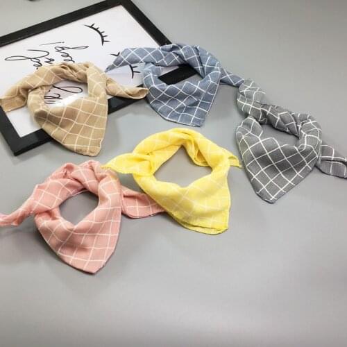 Fashion Plaid Style Winter Pet Bandanas Cotton Washable Dog Bandanas Accessories Pet Scarf Bowties Square Bib