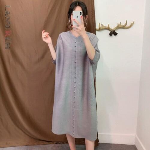 LANMREM 2021 New Summer V-neck Three Quarter Sleeves Pleated Loose Dresses Vintage Female Fashion WJ12201