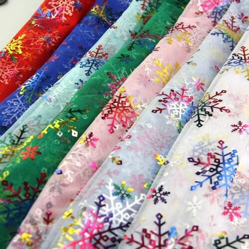 Snowflake Pattern Printing Christmas Decoration Mesh Fabric Childrens Costume Fabric for Sewing Dresses and Festive DIY