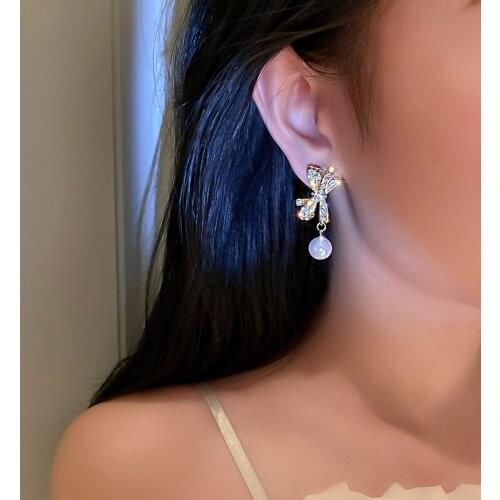 Elegant Shining Rhinestone Bowknot Pearl Drop Earrings for Women Simple Fashion Geometric Temperament Jewelry 2021 New Trendy