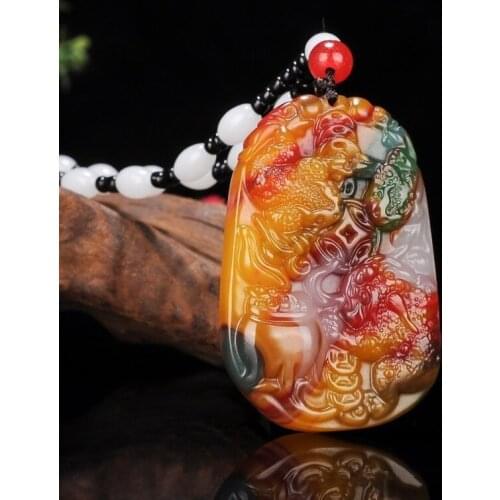 Natural Chicken Blood Jade Hand-carved Golden Toad Pendant Fashion Jewelry Men and Women Three-legged Golden Toad Necklace