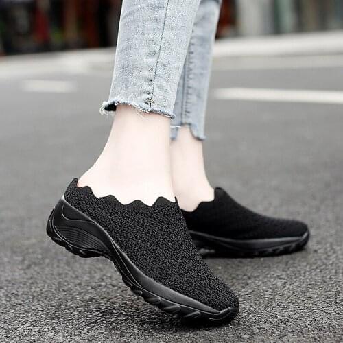 Women Casual Shoes Fashion Breathable Walk Mesh Flat Shoes Lady Sneakers Women Tenis Feminino Shoes Lady 2021 Mesh Summer Shoes
