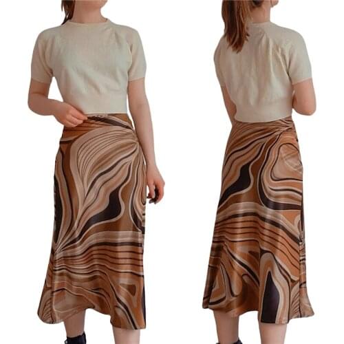 2021 Fashion Trend Women Casual Long Skirt Brown Stripe Printed Pattern High Waist Summer Casual Simple New Buttoms Skirts