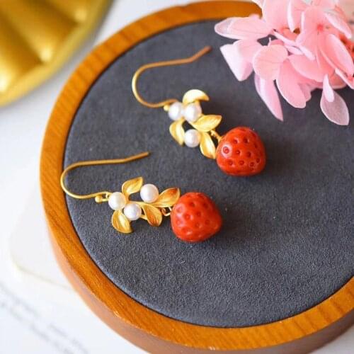 S925 Sterling Silver Strawberry Earrings Natural South Red Agate Inlaid Pearl Strawberry Earrings Fashion All-Matching Simple Je
