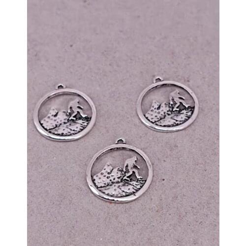 50 pcs new Arriva antique silver plated Bigfoot pendant charm running in the mounta for women man Accessories