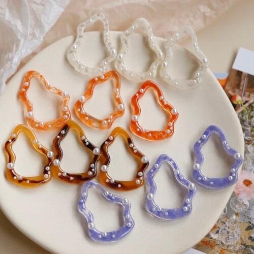 Irregular pigment blooming and sealing into pearl pendant frame handmade earrings jewelry resin diy accessories