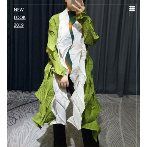 Clothes for women 2020 summer Miyake diamond pleated stitching color coat bat sleeve cardigan trench coat for women 1024