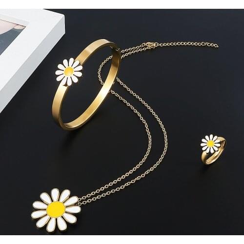 Luxury Daisy Flower Bangle Bracelet Enamel Ring Charm Flower Pendant Necklace For Women White Sunflower Design Jewelry Sets