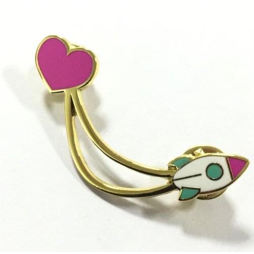 Hot Sale Rocket Badge cheap Painted red color Badges