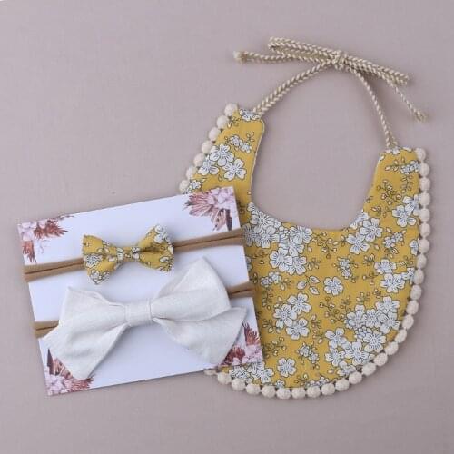 P31B 1 Set Baby Printing Bowknot Headband Bibs Set Double Sided Soft Cotton Feeding Saliva Towel Bandana Scarf Hair Band Kit