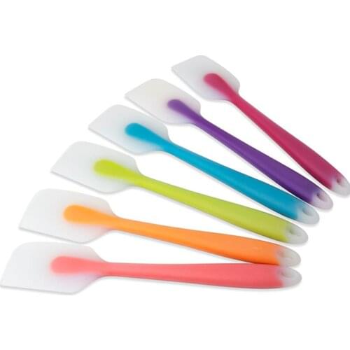 Bake Gadget Silicone Kitchen Accessories Soft Seamless Spatula Butter Cream Scraper Brush Baking Maker LX8385