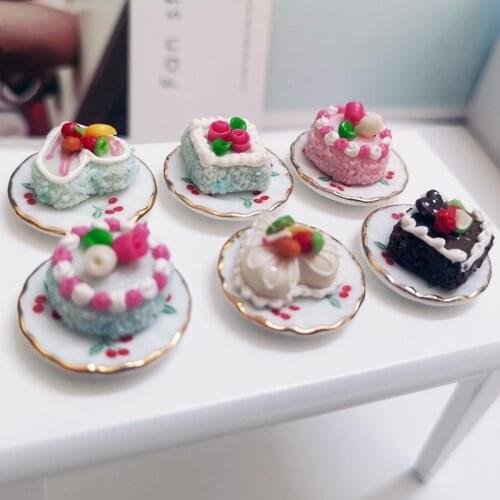 1set Miniature Dollhouse Simulation Cream Cake with plate Pretend food for Barbies BJD Doll House Kitchen Furniture toy