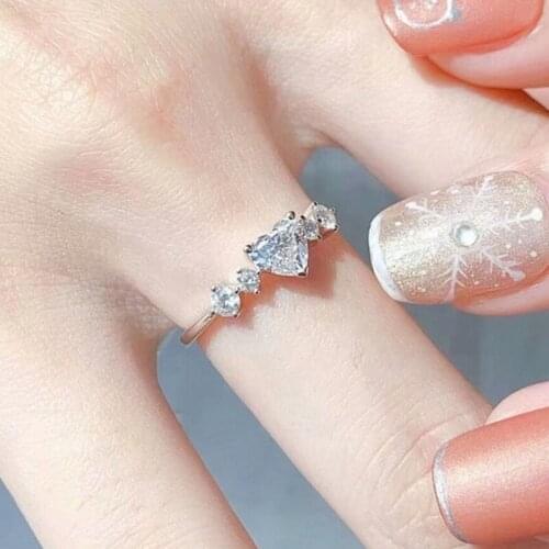 Stylish Female Finger Rings For Dance Party Shiny White CZ Womens Heart Ring Versatile Accessories 2021 Trendy Jewelry