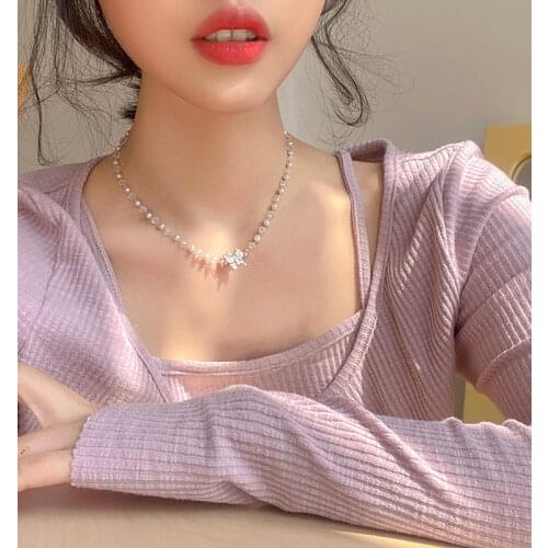 Antique Pearl Chain Necklace with Butterfly Pendant Charms Silvery Neck Jewelry for Women Party Gift Accessories Jewelry
