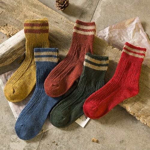 1Pair Comfortable Girl Cotton Loose Striped Socks Autumn Winter Warm Knitted Sock Solid Color Double Stripes Design Women Socks