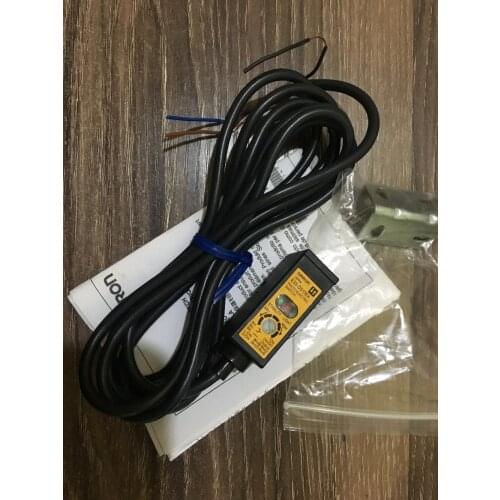 E3S-DS10E4 OMRON photoelectric sensor 12 TO 24VDC