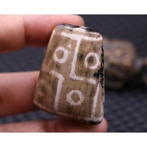 Unique Magic Tibetan Old Agate Gray Skin Trapezoid Shape 8 eye dZi Bead pendant