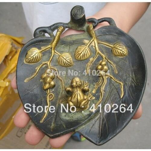 Old craft$ plate gold bronze good luck Frog Tree leaf Chinese Classic Statue (A0314)