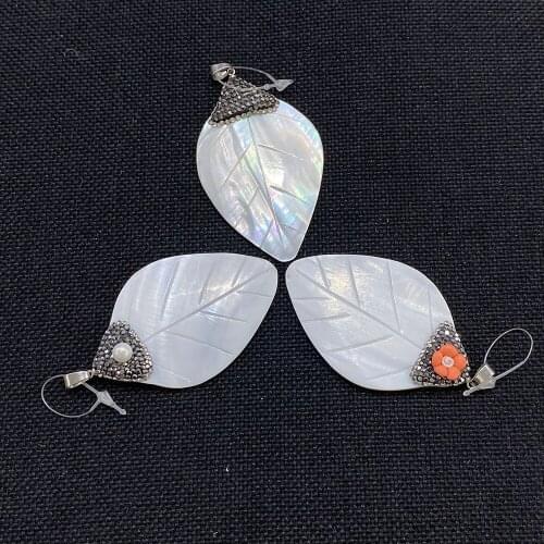 Exquisite Natural Freshwater Shell Pendant Sticky Diamond Pearl Leaf Charm Necklace Bracelet for DIY Jewelry Making Size 40x70mm
