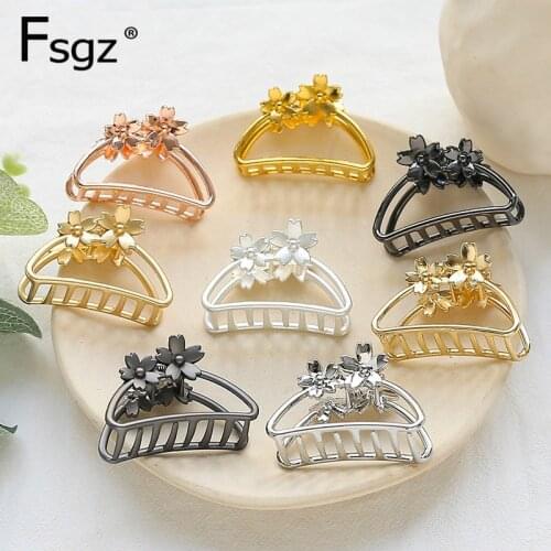 4.2CM Metal Crabs For Hair Vintage Flower Hollow Out Hair Claw Clips Hair Styling Hair Clamps Concise Catching Ponytail Holders