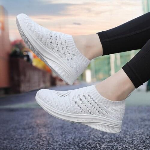 Sneakers women shoes 2021 new slip-on breathable mesh sock women casual flat shoes loafers vulcanized shoes woman plus size