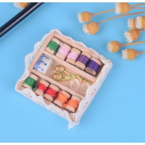 33*33*8mm 1:12 Miniature Dollhouse Vintage Wooden Box with Needle Scissors Kit Decoration Accessories