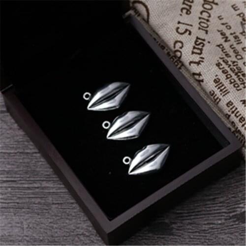 WKOUD 10pcs Silver Color Beauty Lips Glamour Alloy Pendant For Bracelet Earrings DIY Fashion Jewellery Handmade Accessories