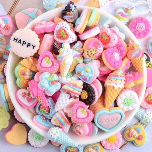 10pcs Dollhouse Miniature Resin Simulation ice Cream Heart Cake Fake Food for blyth barbies Doll Decor Accessories