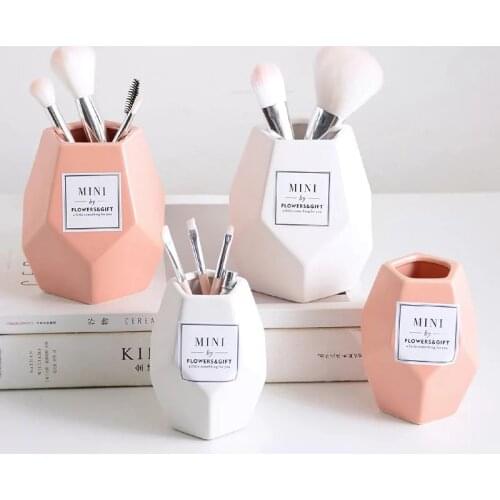 Makeup Brush Ceramic Storage Jar Pink Ceramic Storage Bottle Cosmetic Storage Organizer Pen Holder Desktop Ceramic Container