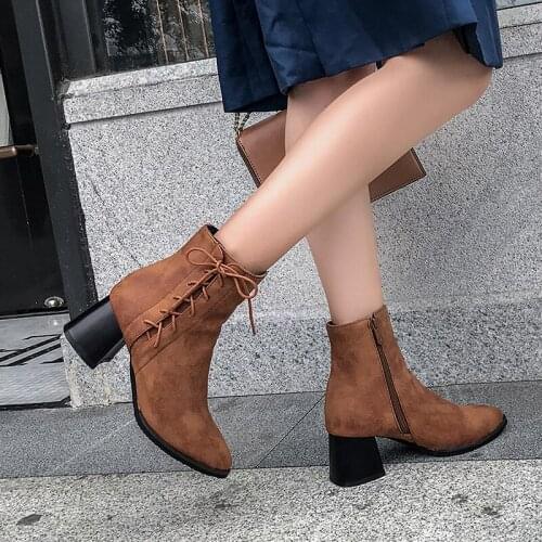 2019 New Buckle Winter Motorcycle Boots Women British Style Ankle Boots Gothic Punk Low Heel ankle Boot Women Shoe Plus Size 43