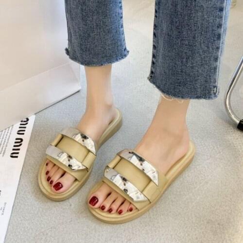 2021 New Comfortable Hot Sale Shoes Women Ladies' Slippers Platform Female Beach Soft Flat Summer Sneaker Sandals Slippers Hot