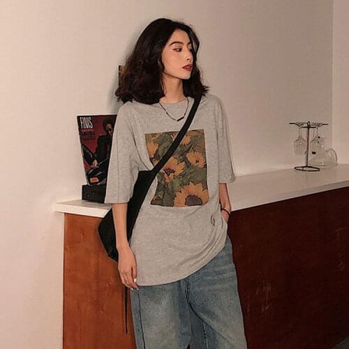 Womens Short-Sleeved T-shirt 2021 Early Spring New Arrivals Loose Daisy Printed Crew Neck Top Tide