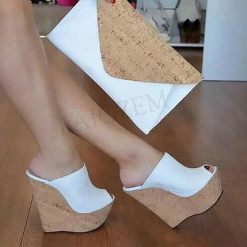 Berzimer Women's Clogs