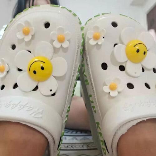 Smiley Face Flower Croc Charms Accessories Three-dimensional Sunflower Daisy Ready To Put OnDecorative Buckle DIY for Girls