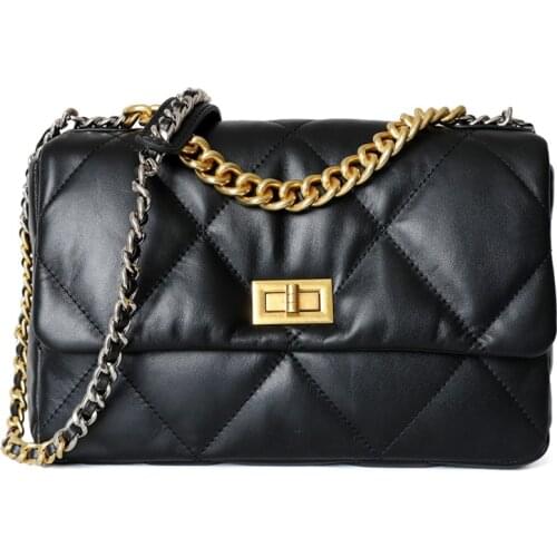 2021 European and American Fashion Rhombic Chain Shipping Differential Lock Leather Shoulder Messenger Black Female Bag