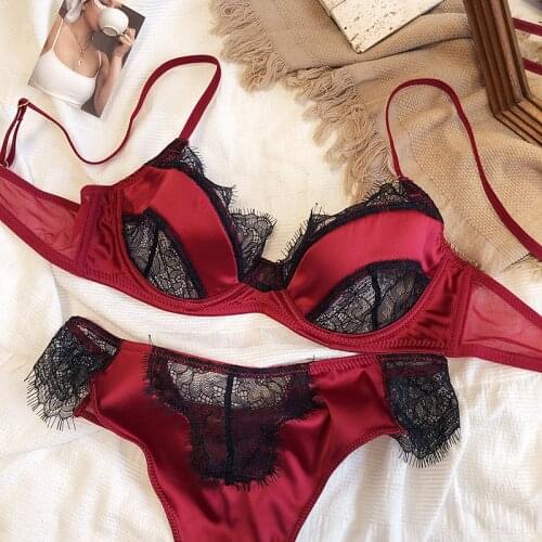 Sexy lace satin stitching lingerie briefs hollow thin section big breasts show small steel ring underwear set gathered bra