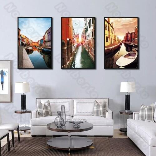 New Classical Style Canvas Painting Wall Poster Attractive City Under The Sunshine with River Boat for Living Room Bedroom Decor
