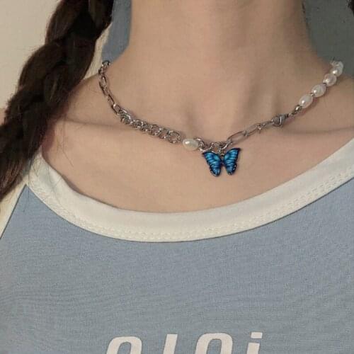 VSnow Punk Sweet Blue Color Butterfly Pendant Necklace for Women Girls Asymmetric Simulation Pearl Chunky Chain Necklace Jewelry