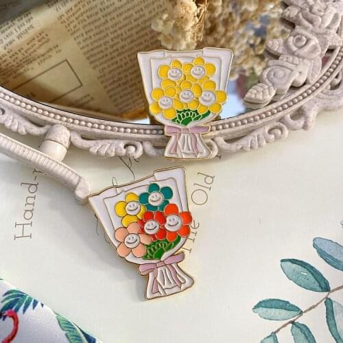 Smile In The Sun ~ Sweet Sunflower Smile Face Drop Glaze Enamel Plant Brooch Female